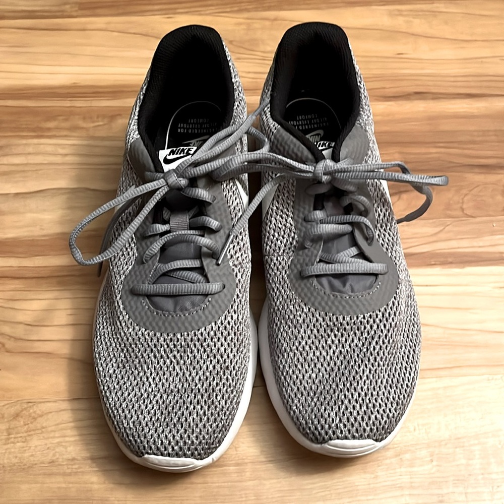 Nik Men’s Heather Grey Mesh Size 10
